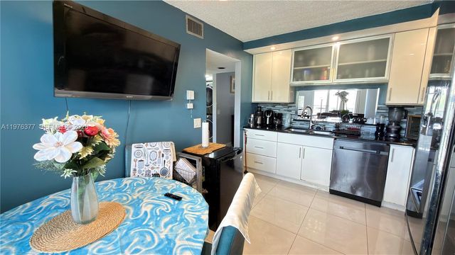 12500 SW 5th Ct 307M, Pembroke Pines, FL 33027