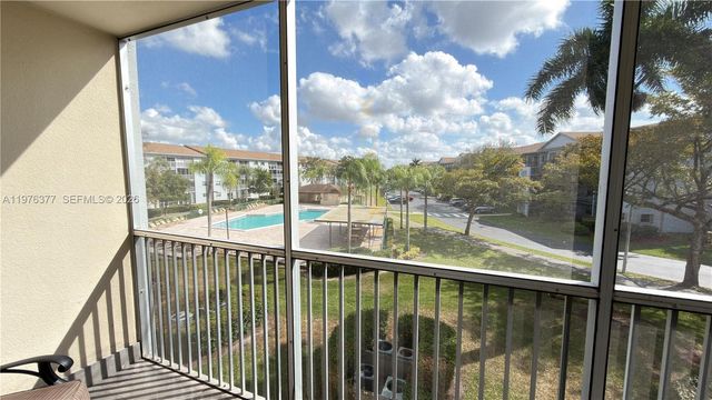 12500 SW 5th Ct 307M, Pembroke Pines, FL 33027
