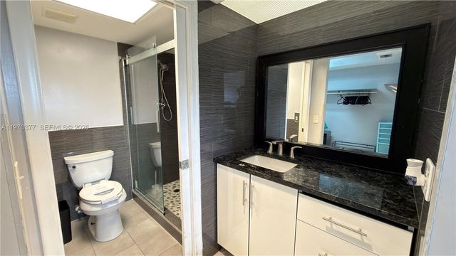 12500 SW 5th Ct 307M, Pembroke Pines, FL 33027