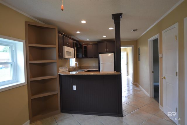 422 W 4th Avenue, Foley, AL 36535