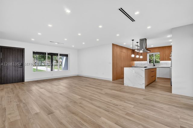 1917 N Swinton Ave, Delray Beach, FL 33444