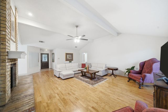 16918 Barkentine Lane, Friendswood, TX 77546