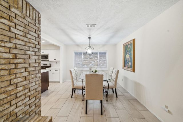 16918 Barkentine Lane, Friendswood, TX 77546