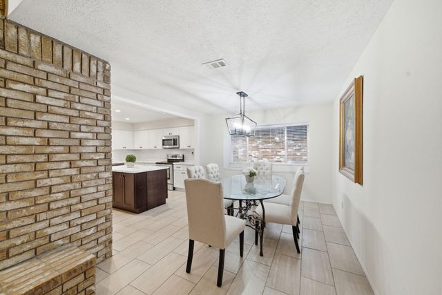 16918 Barkentine Lane, Friendswood, TX 77546