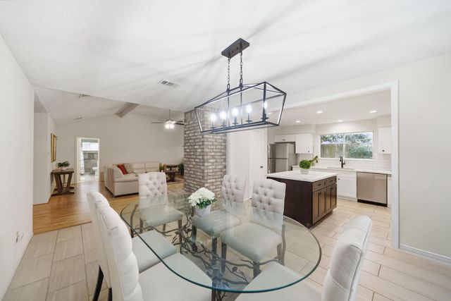 16918 Barkentine Lane, Friendswood, TX 77546