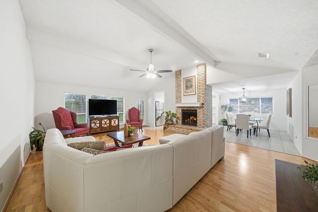 16918 Barkentine Lane, Friendswood, TX 77546