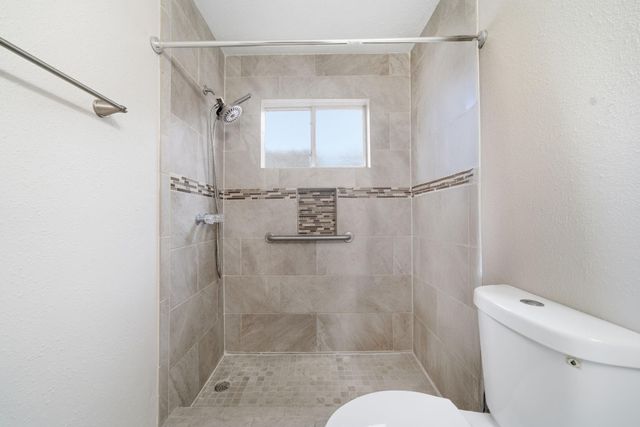 16918 Barkentine Lane, Friendswood, TX 77546