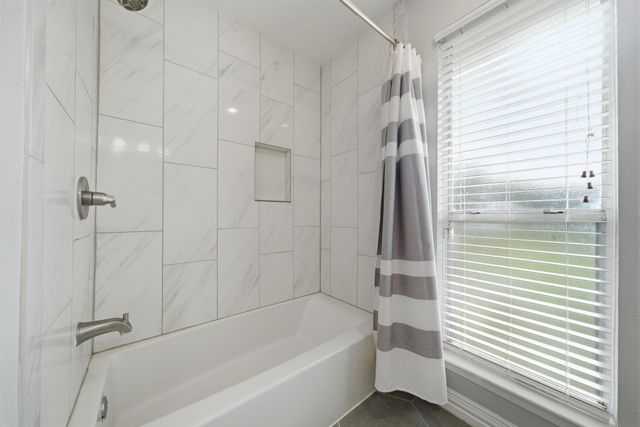 16918 Barkentine Lane, Friendswood, TX 77546