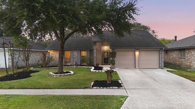 16918 Barkentine Lane, Friendswood, TX 77546