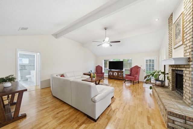 16918 Barkentine Lane, Friendswood, TX 77546