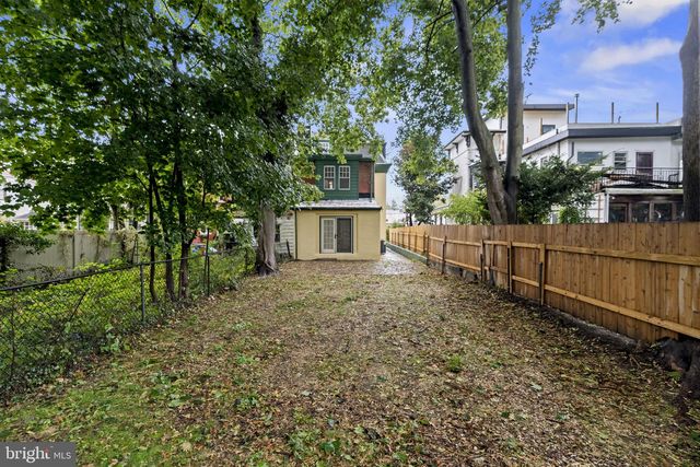 147 W HARVEY ST, Philadelphia, PA 19144