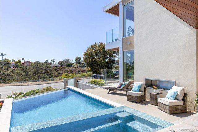 13673 Recuerdo Drive, Del Mar, CA 92014