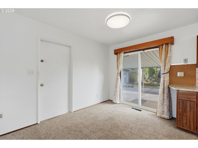 16706 Se ANKENY St, Portland, OR 97233