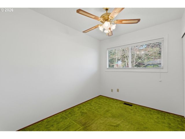 16706 Se ANKENY St, Portland, OR 97233