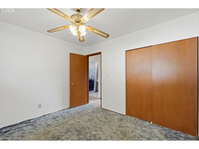 16706 Se ANKENY St, Portland, OR 97233