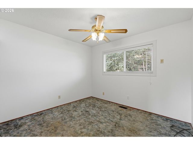 16706 Se ANKENY St, Portland, OR 97233