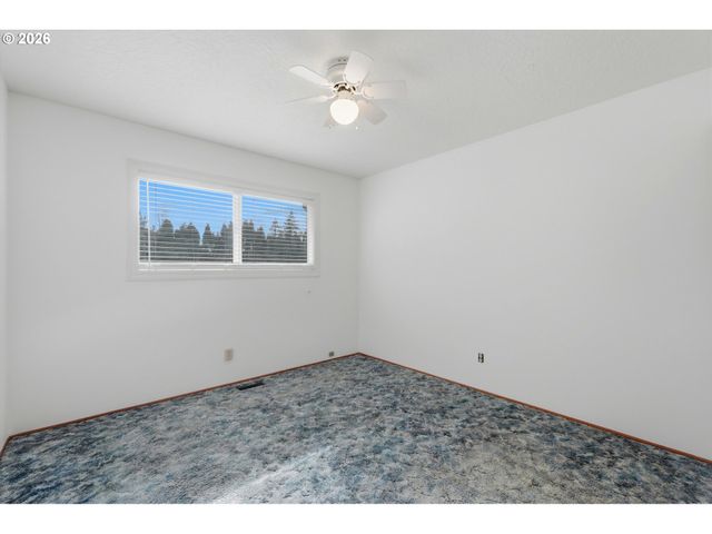 16706 Se ANKENY St, Portland, OR 97233