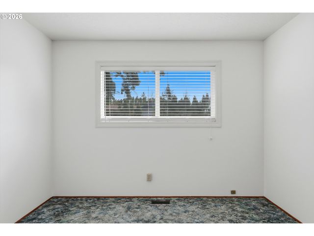 16706 Se ANKENY St, Portland, OR 97233