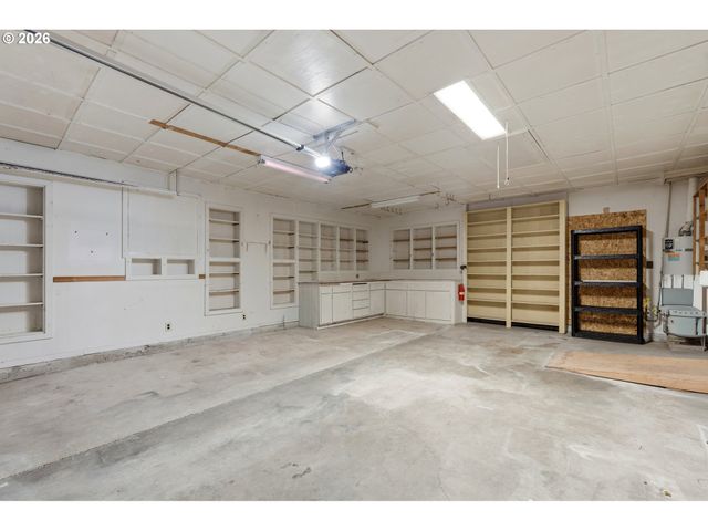 16706 Se ANKENY St, Portland, OR 97233