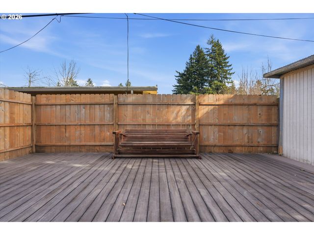 16706 Se ANKENY St, Portland, OR 97233