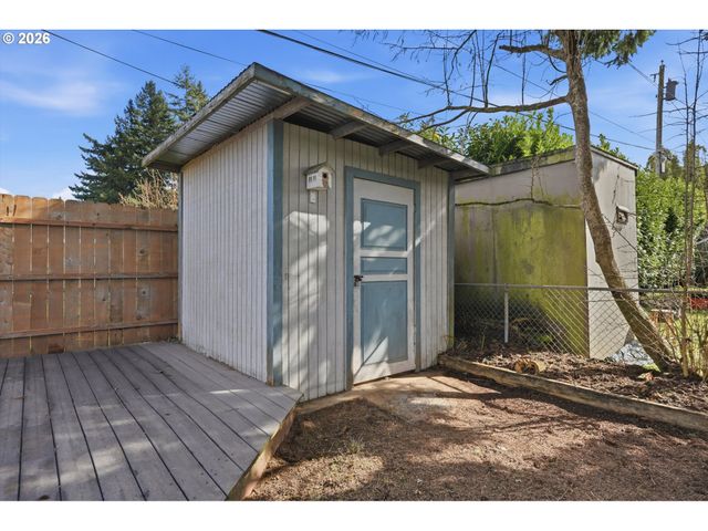 16706 Se ANKENY St, Portland, OR 97233