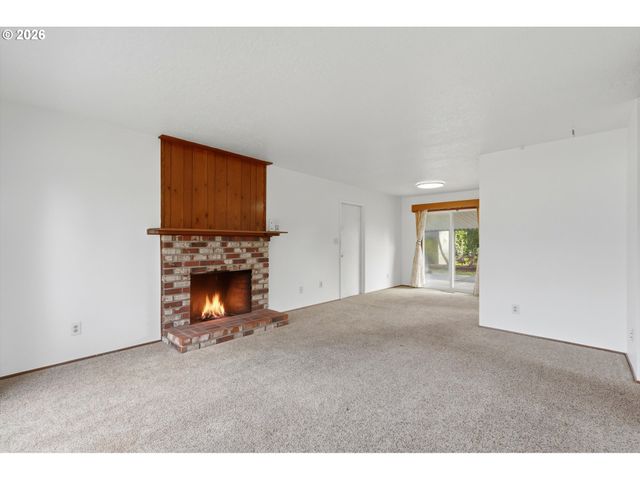 16706 Se ANKENY St, Portland, OR 97233