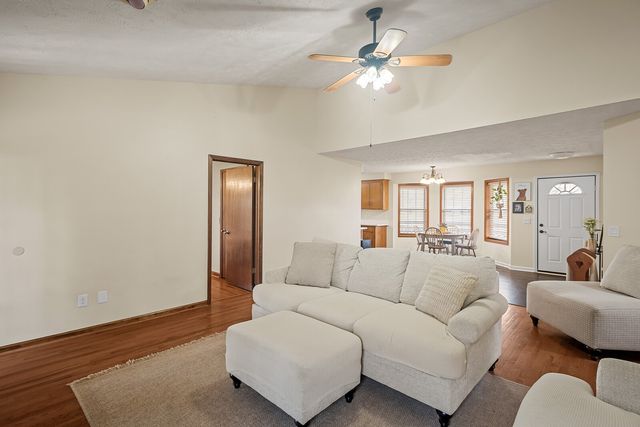 2427 Toler Rd, Woodlawn, TN 37191