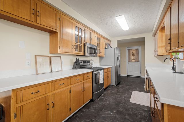 2427 Toler Rd, Woodlawn, TN 37191