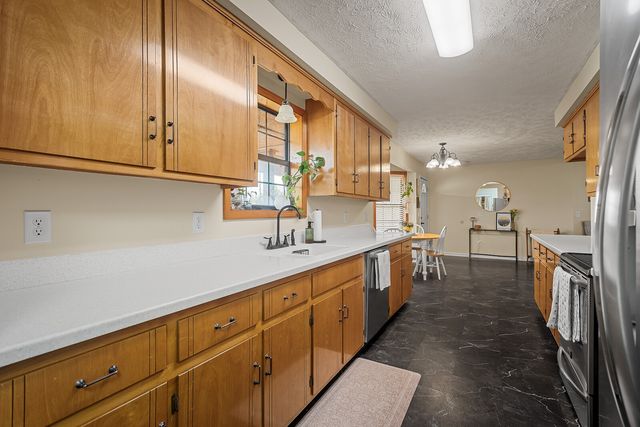 2427 Toler Rd, Woodlawn, TN 37191