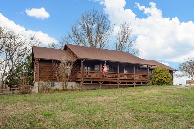 2427 Toler Rd, Woodlawn, TN 37191