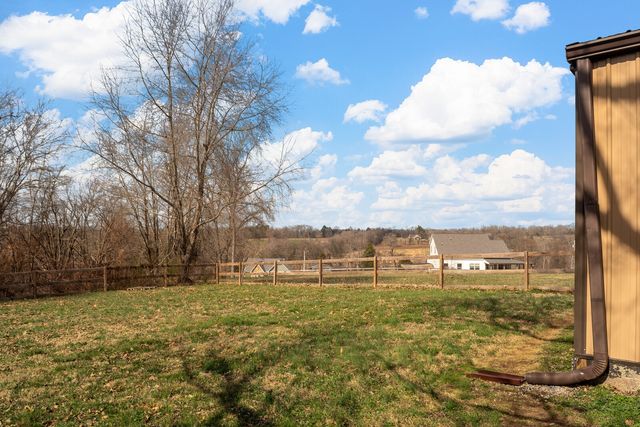 2427 Toler Rd, Woodlawn, TN 37191