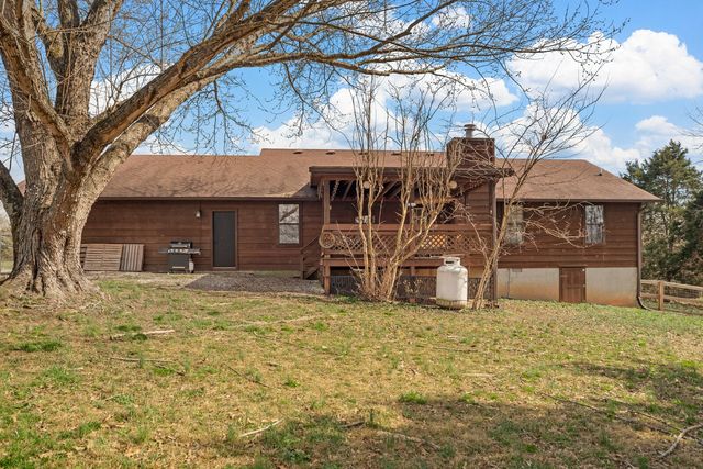 2427 Toler Rd, Woodlawn, TN 37191