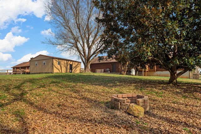 2427 Toler Rd, Woodlawn, TN 37191