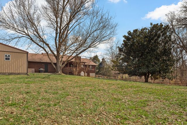 2427 Toler Rd, Woodlawn, TN 37191