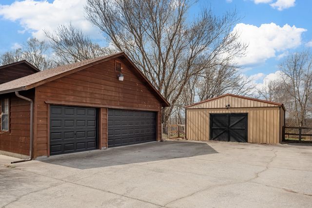 2427 Toler Rd, Woodlawn, TN 37191