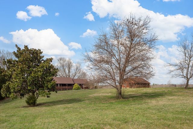 2427 Toler Rd, Woodlawn, TN 37191