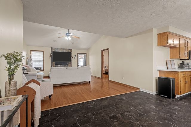 2427 Toler Rd, Woodlawn, TN 37191