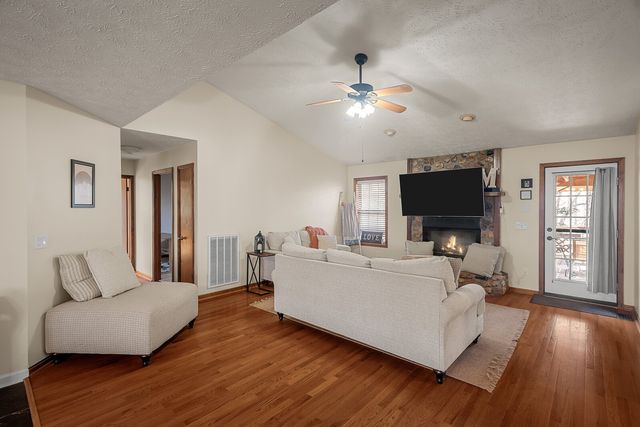 2427 Toler Rd, Woodlawn, TN 37191