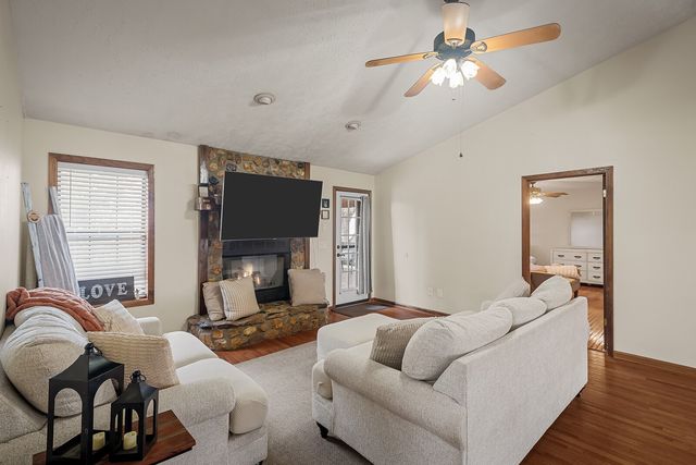 2427 Toler Rd, Woodlawn, TN 37191