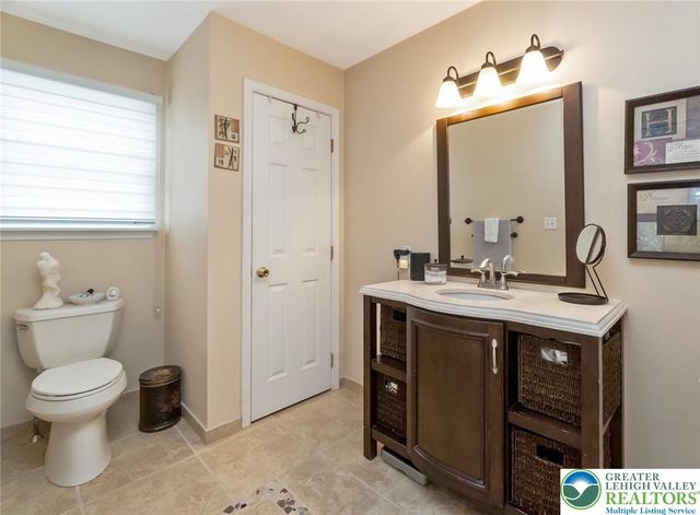 1945 Vintage Drive, Bethlehem Twp, PA 18045