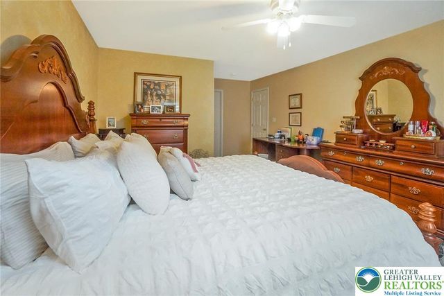 1945 Vintage Drive, Bethlehem Twp, PA 18045