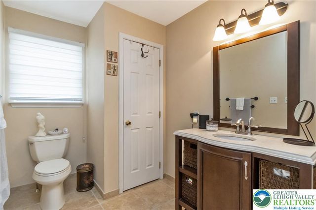 1945 Vintage Drive, Bethlehem Twp, PA 18045