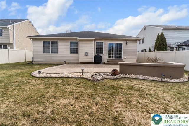 1945 Vintage Drive, Bethlehem Twp, PA 18045