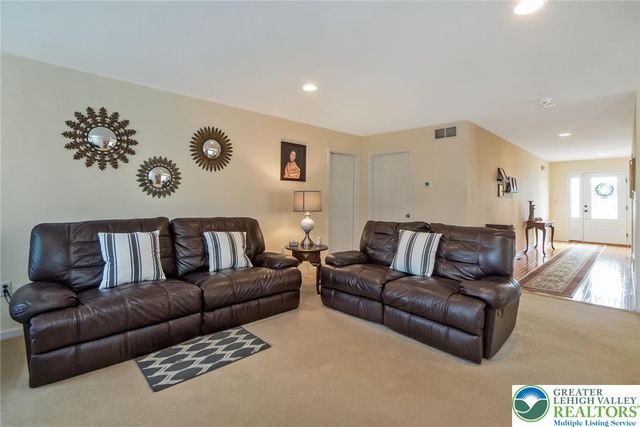 1945 Vintage Drive, Bethlehem Twp, PA 18045