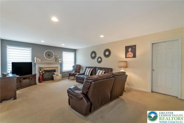 1945 Vintage Drive, Bethlehem Twp, PA 18045