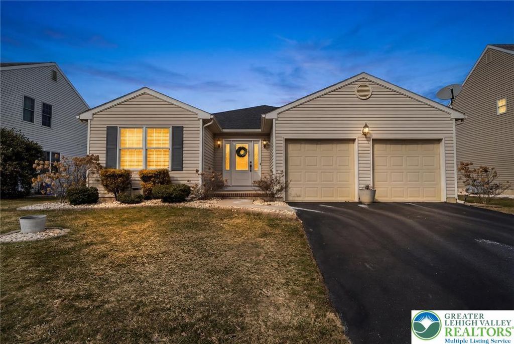 1945 Vintage Drive, Bethlehem Twp, PA 18045