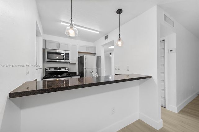 12101 NE 6th Ave 6, North Miami, FL 33161