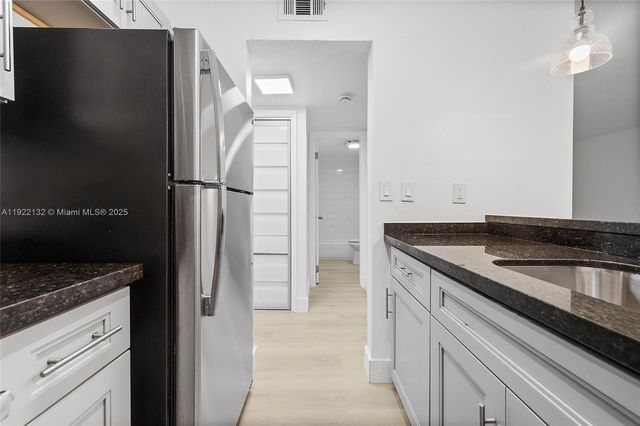 12101 NE 6th Ave 6, North Miami, FL 33161