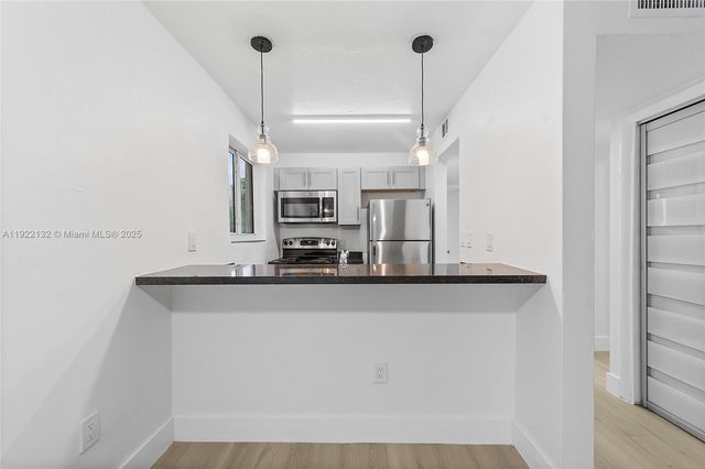 12101 NE 6th Ave 6, North Miami, FL 33161