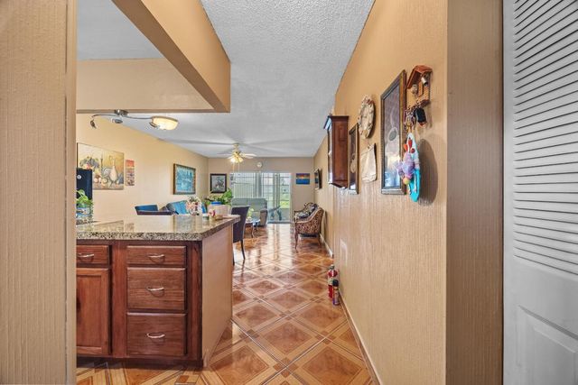 3405 NW 48 Avenue J514, Lauderdale Lakes, FL 33319